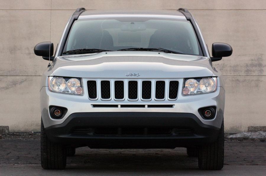  Jeep Compass 2011 года  (фото 40 из 97)
